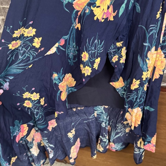 Leith Worn by Actress Laura Onnes Navy Blue Pink Floral Ruffled Wrap Midi Dress - Picture 8 of 11